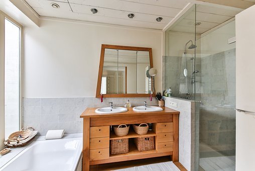 Te traemos las mejores ideas de almacenaje en baños pequeños